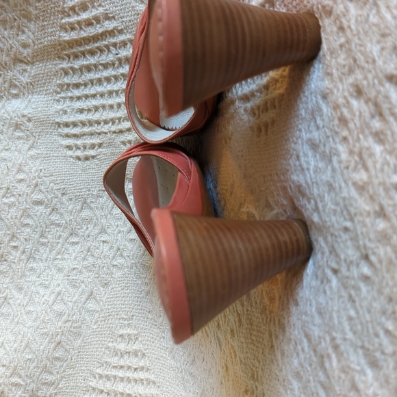 Blondo Size 10 Pink 3 inch Heel Leather Slide in Sandals - Picture 8 of 10